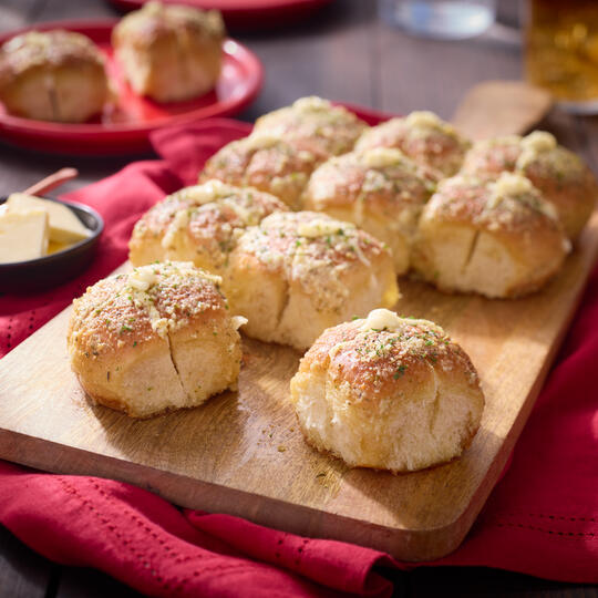 Korean Style Cream Cheese Pull-Apart Garlic Buns Recipe
