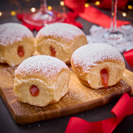 Powdered Strawberry Filled Pull-Apart "Donuts"